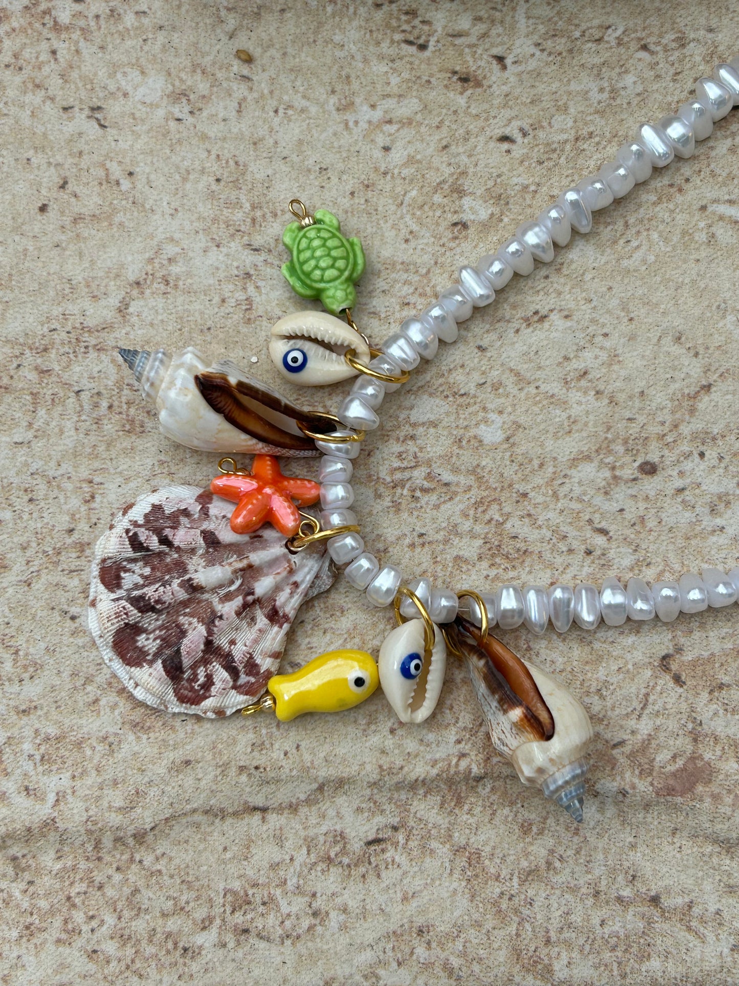 CHARMS BEACH NECKLACE