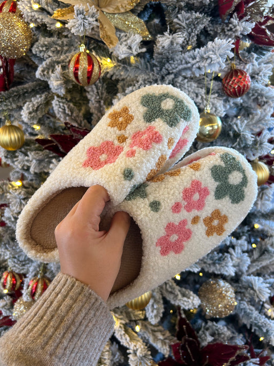 FLUFFY FLOWERS SLIPPERS