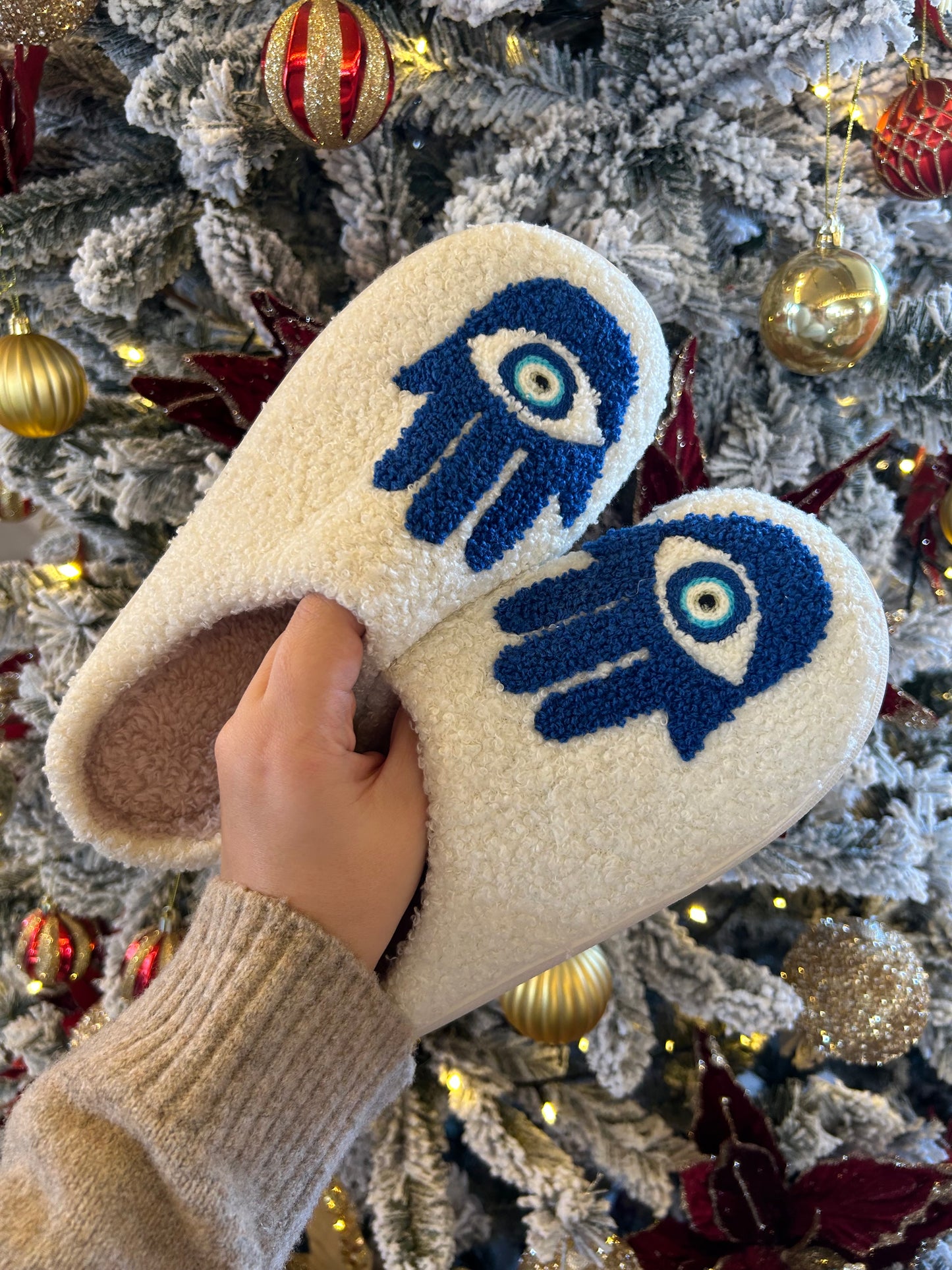 FLUFFY HAND SLIPPERS