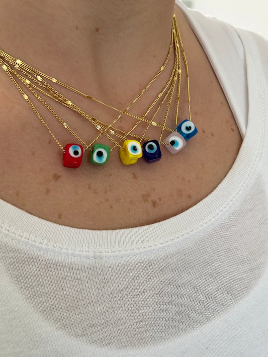 MULTIPLE EYE COLORS NECKLACE
