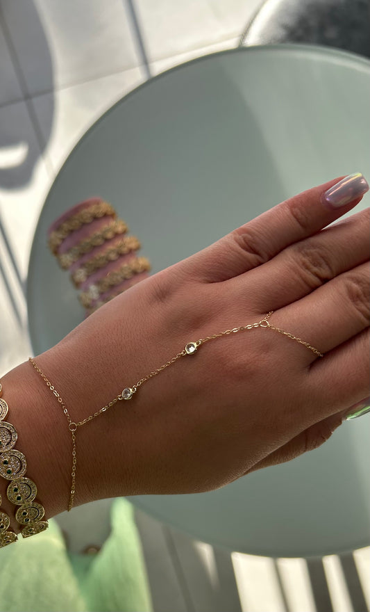 DIAMONDS HAND CHAIN