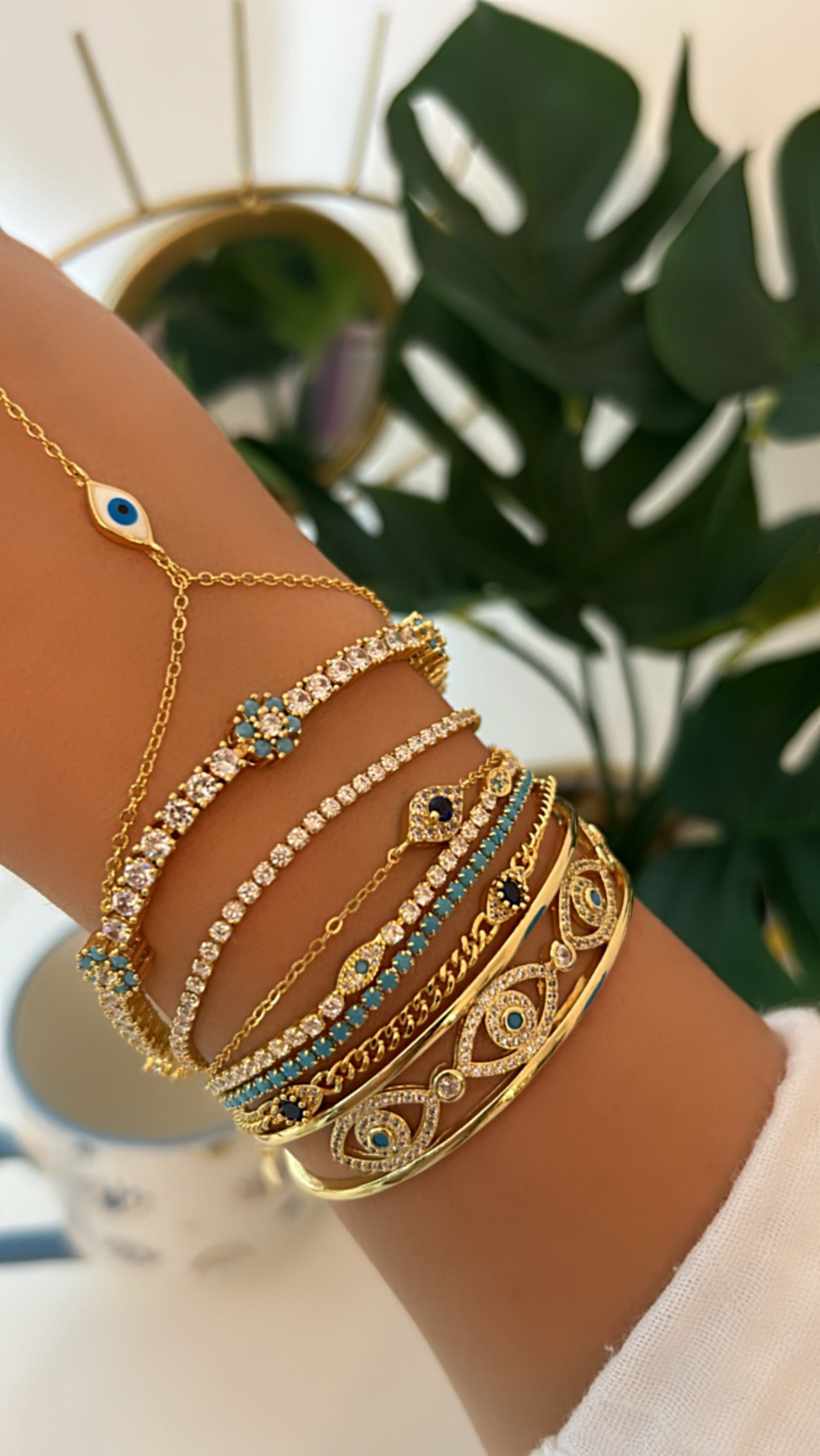 EYES BANGLE