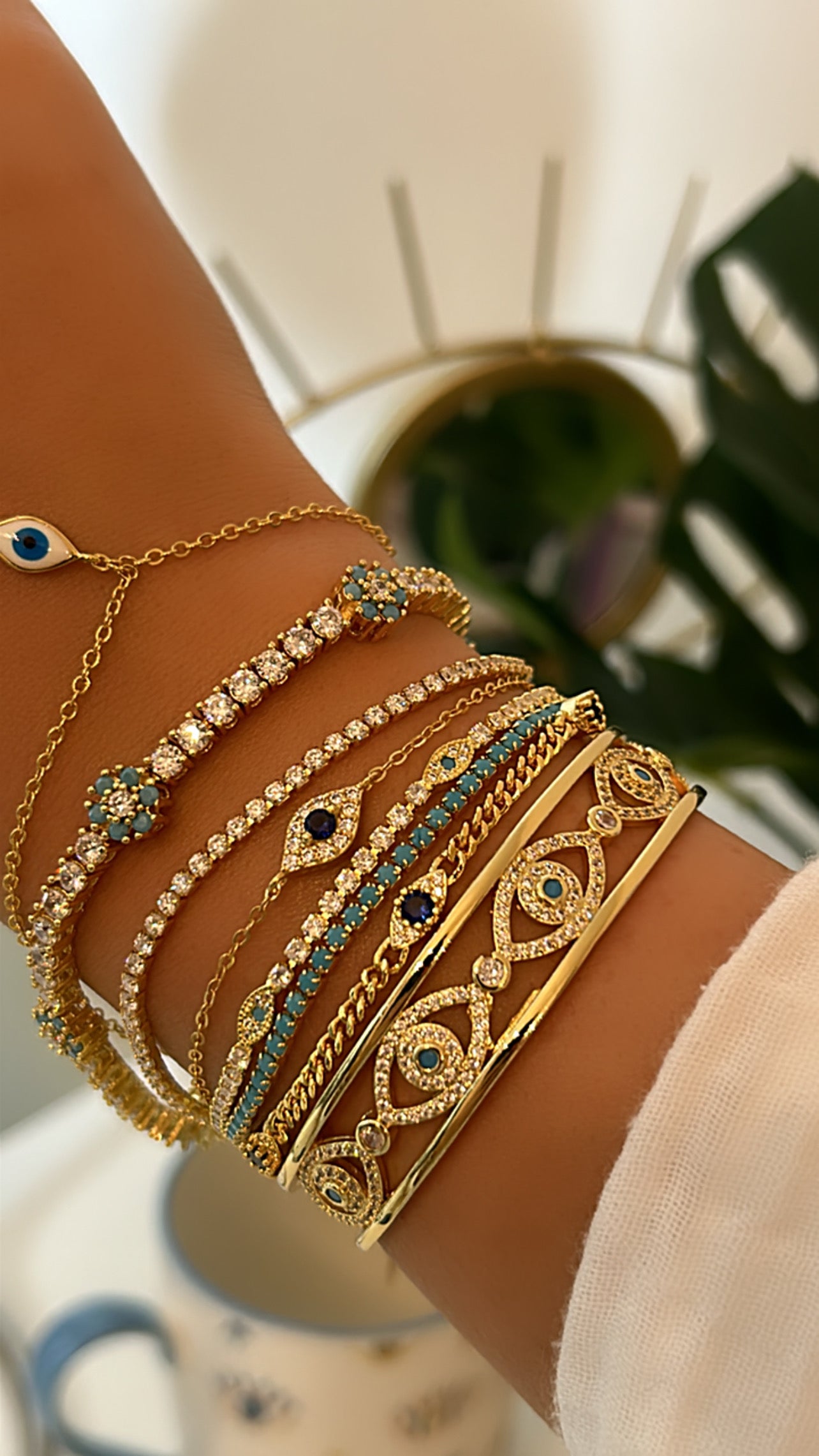 EYES BANGLE